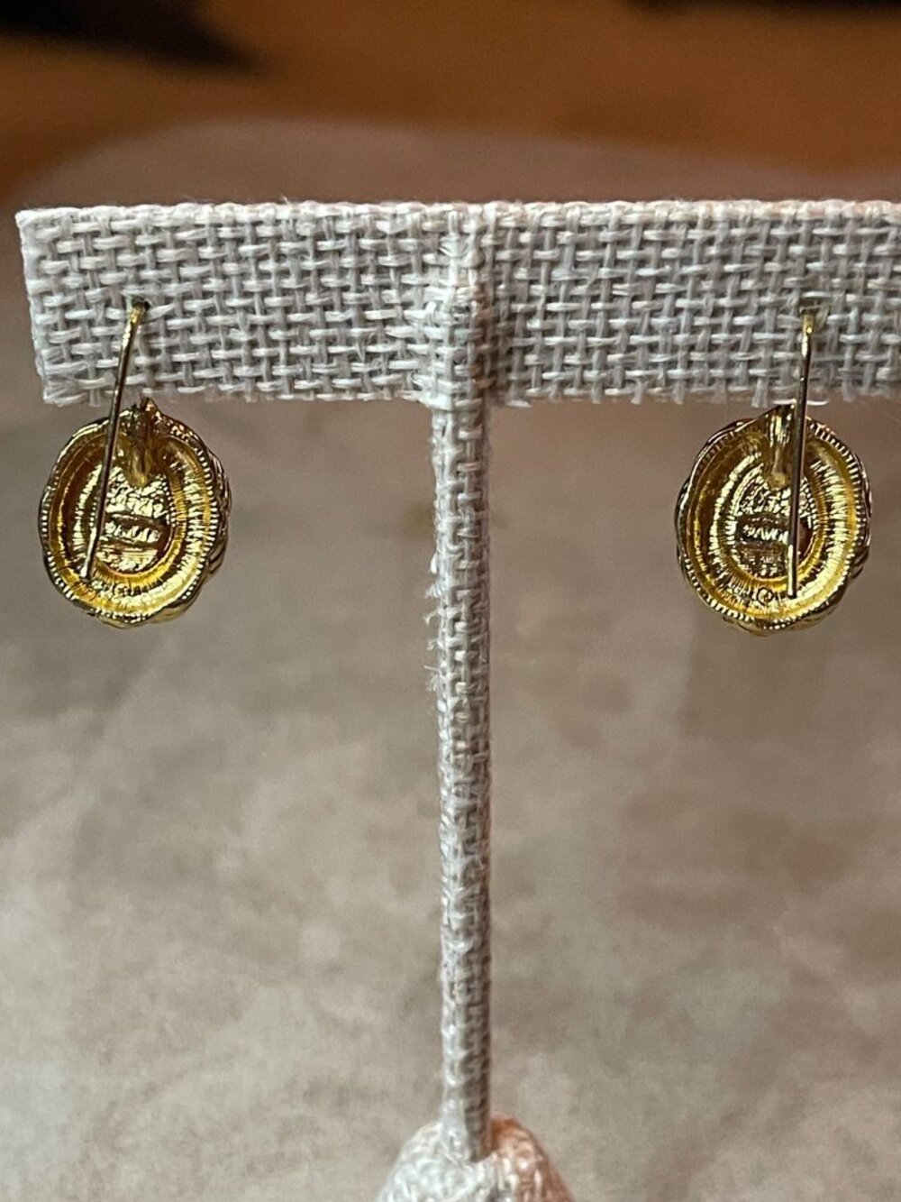 Vintage 80s Signed Avon Gold Tone Rope Twist Rhinestone Dome Drop Earrings - Picture 5 of 7
